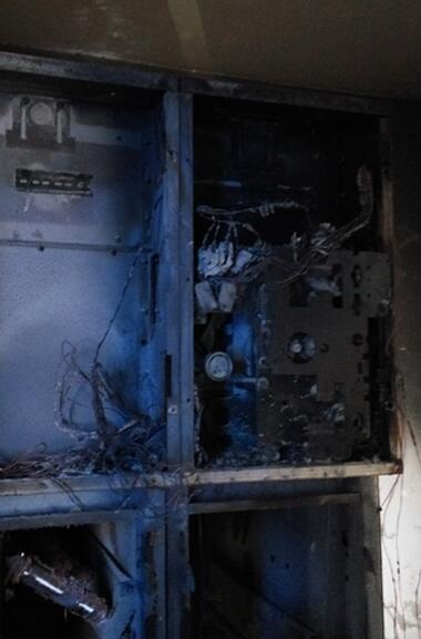 高壓開關(guān)柜當(dāng)你長時間處于潮濕環(huán)境中會發(fā)生什么?